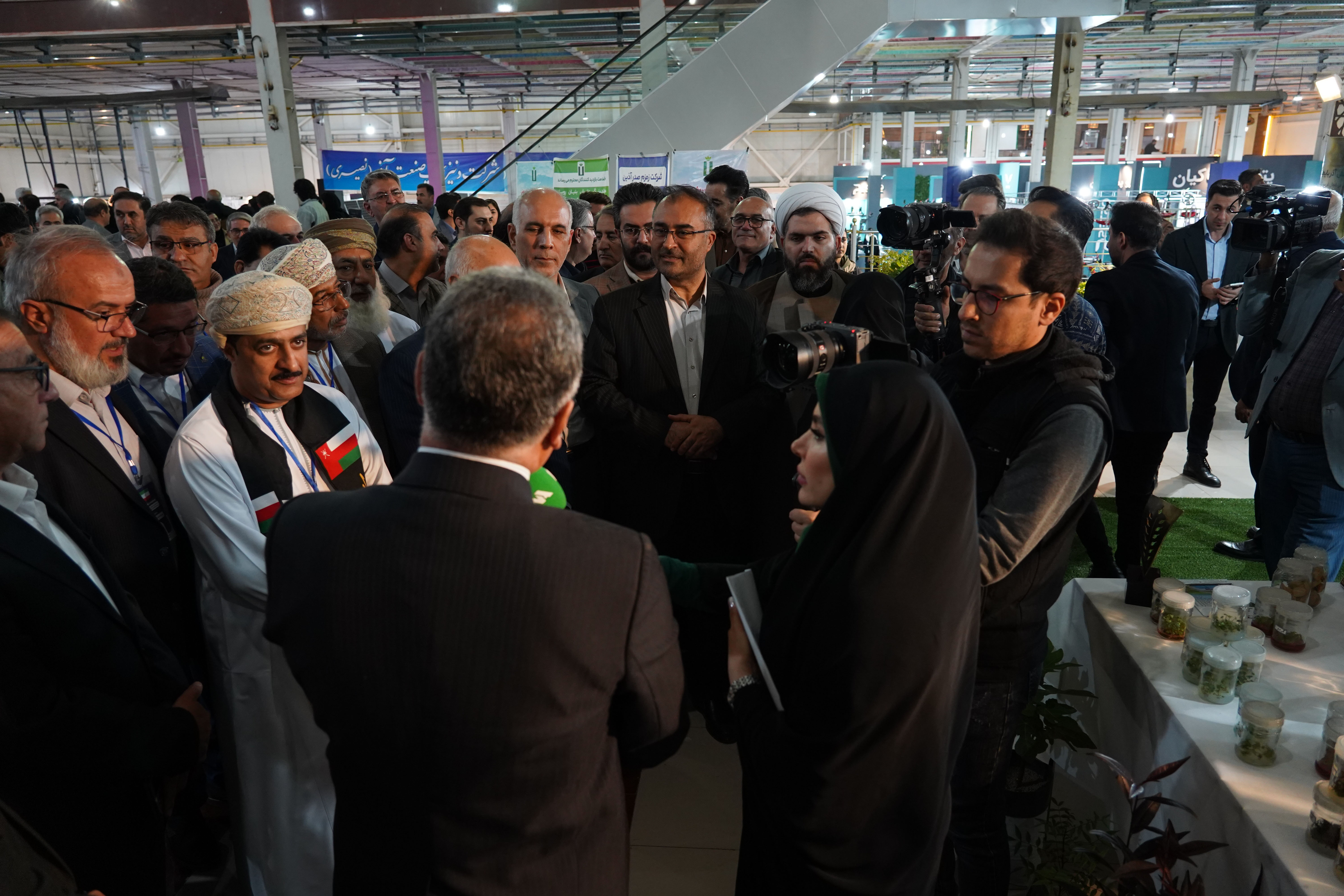 5a439754-1d77-49fe-bcea-eea035f6702d (1)