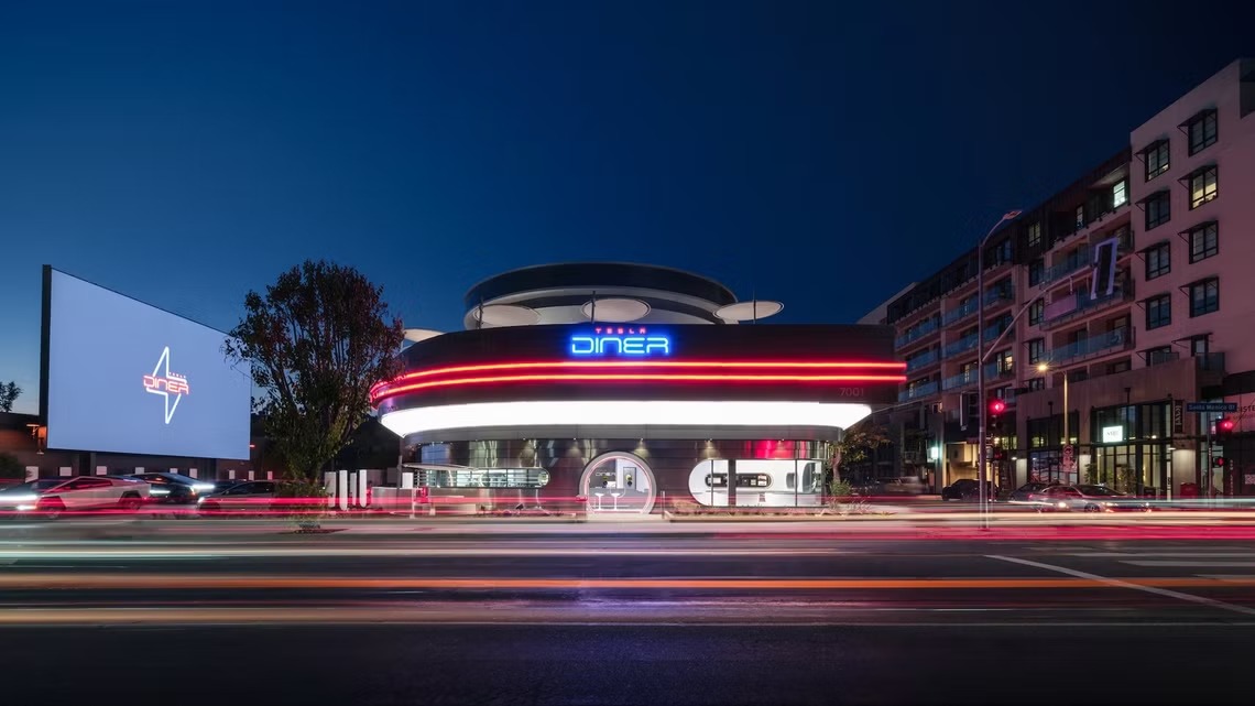 tesla-diner_1_11zon