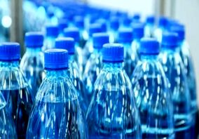 عمان واردات همه انواع آب بطری‌شده ایرانی را متوقف کرد؛ 2 نفر قربانی شدند